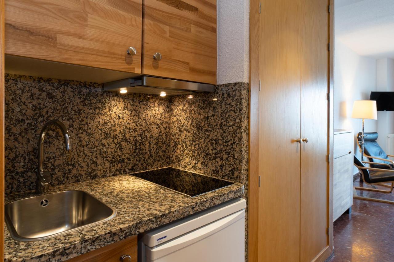 Hotel Apartamentos Bajondillo 토레몰리노스 외부 사진 Kitchen