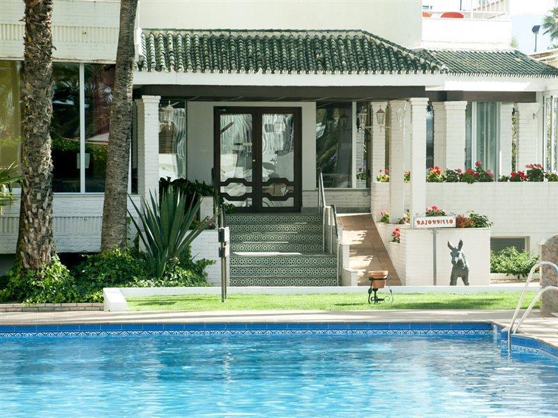 Hotel Apartamentos Bajondillo 토레몰리노스 외부 사진 The house where the first meeting of the group was held.