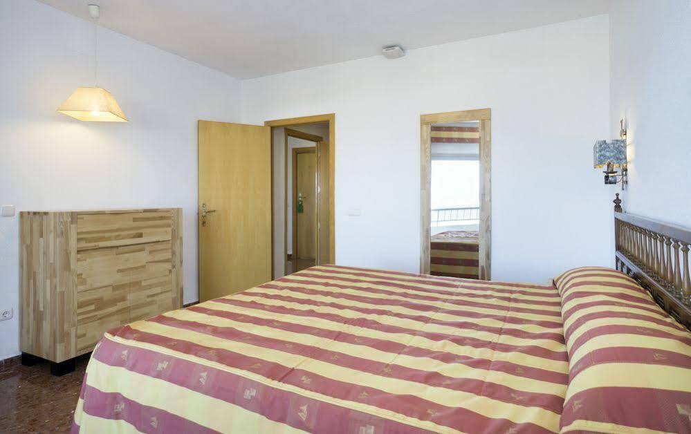 Hotel Apartamentos Bajondillo 토레몰리노스 외부 사진 Bedroom