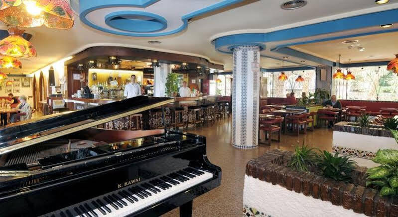 Hotel Apartamentos Bajondillo 토레몰리노스 외부 사진 The interior of the hotel